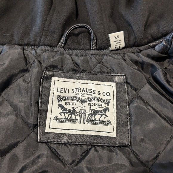 Levi Strauss Vegan Leather Black Hooded Bomber Jacket in XS - Picture 6 of 13